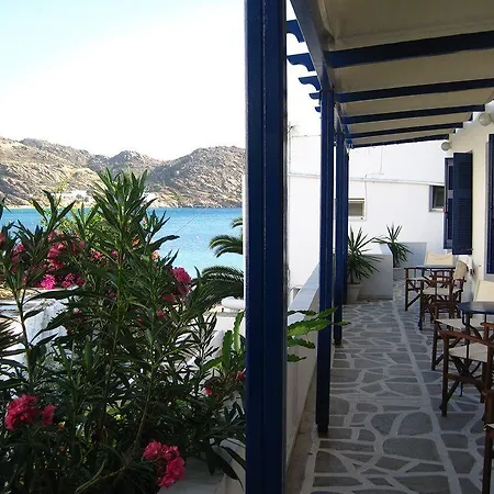 アパートホテル Drakos Twins